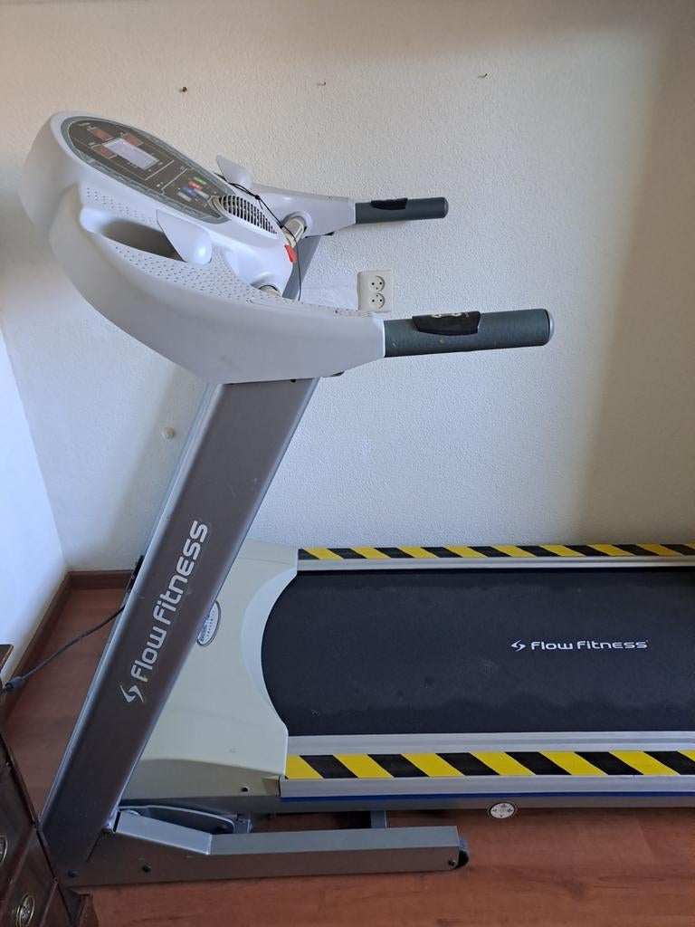 Flow Fitness Loopband - AVNUE, TM 800, treadmill, Sport en Fitness, Ophalen, Loopband