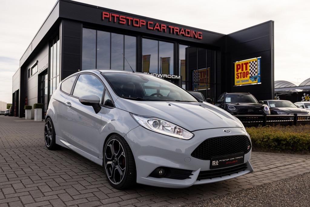 Ford Fiesta 1.6 ST200, 200PK, Camera, Cruise, Navi, Stoelver, Voorwielaandrijving, 1596 cc, 1063 kg, Gebruikt