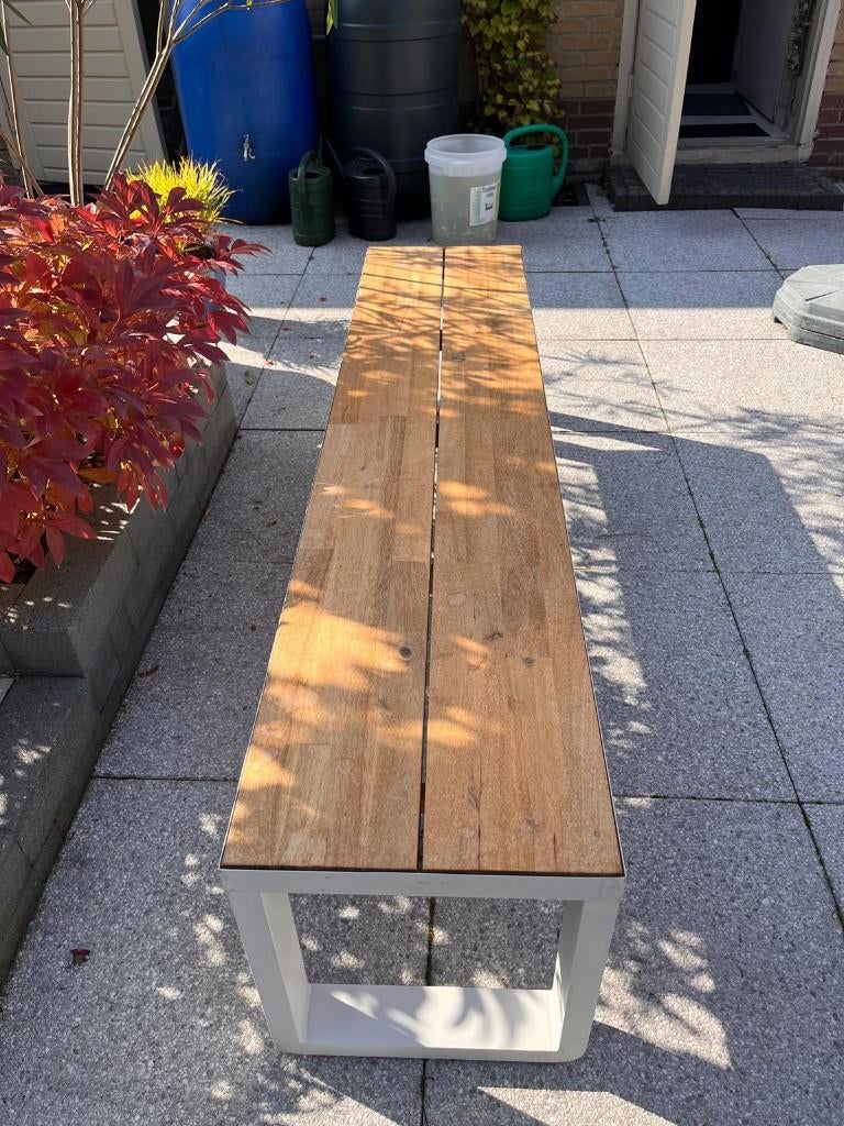 Moderne tuinbank met wit onderstel, Tuin en Terras, Tuinbanken, Ophalen, Zo goed als nieuw, Hout