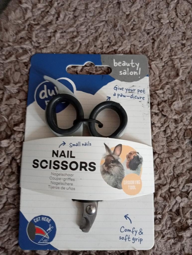 Nagel knipper, Ophalen