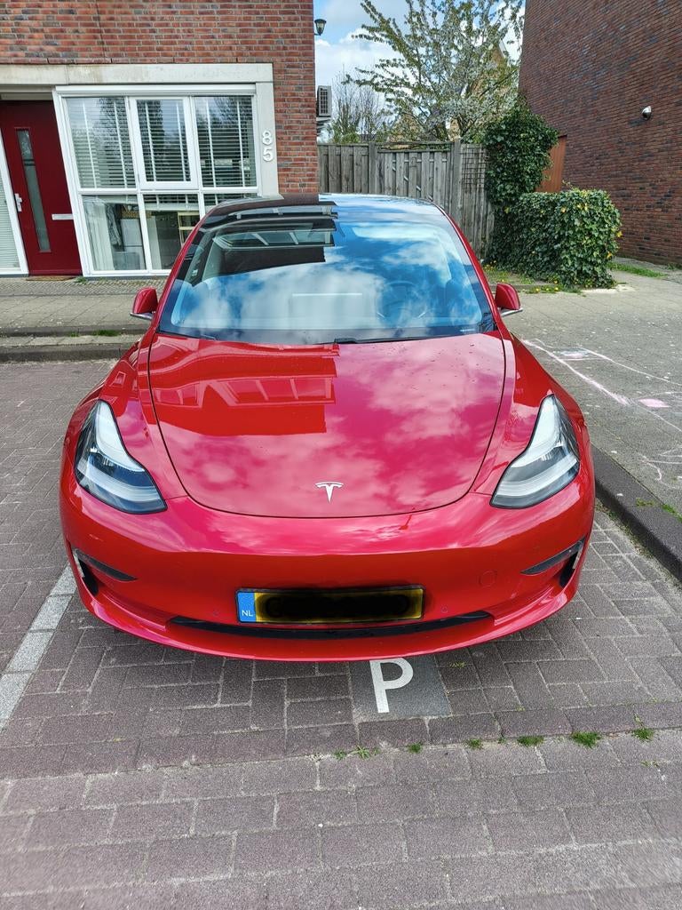 Tesla Model 3 2019 Rood, Auto's, Tesla, Particulier, Model 3, Achteruitrijcamera, Adaptive Cruise Control, Airbags, Airconditioning