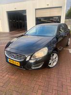 Volvo V60 T3 150pk Start/stop 2012 Zwart, Voorwielaandrijving, 1596 cc, Stof, Metallic lak