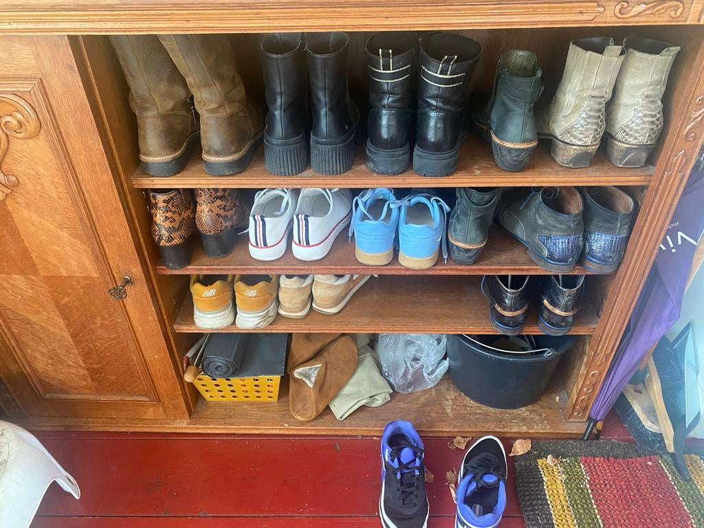 Houten schoenenkast met deurtje, Ophalen, Gebruikt