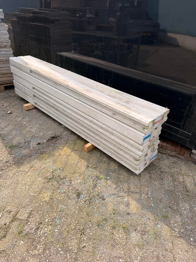 betonpalen/ sleufpalen 250cm, Tuin en Terras, Schuttingen, Overige materialen, Minder dan 3 meter, Ophalen of Verzenden, Zo goed als nieuw