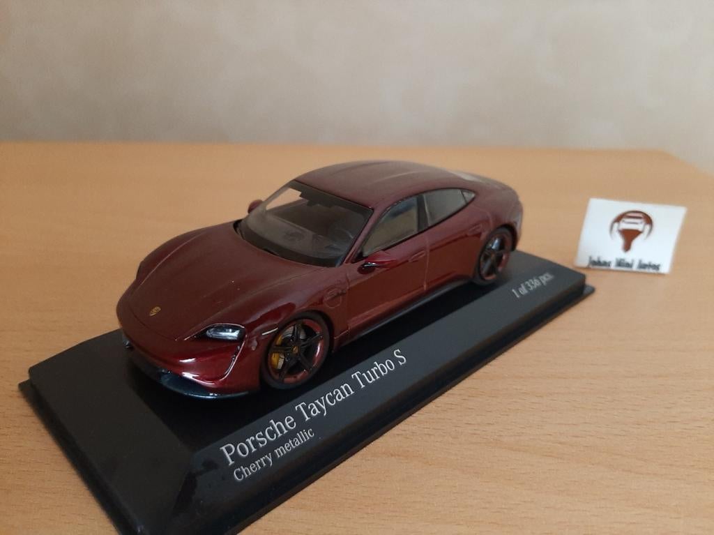 Porsche Taycan Turbo S 2020 cherry-metallic Minichamps 1:43