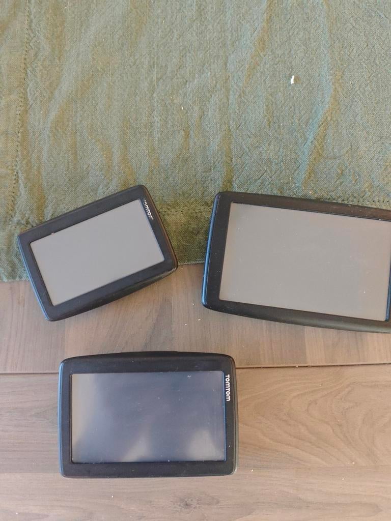 3 TomTom navigatiesystemen - Gebruikt, Auto diversen, Ophalen of Verzenden, Gebruikt