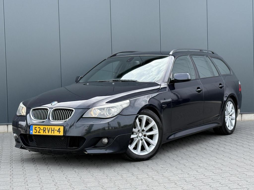 BMW 5-serie Touring 525D M-Pakket - Xenon - Leder - Adaptief, Auto's, BMW, Automaat, Gebruikt, Zwart, 2000 kg