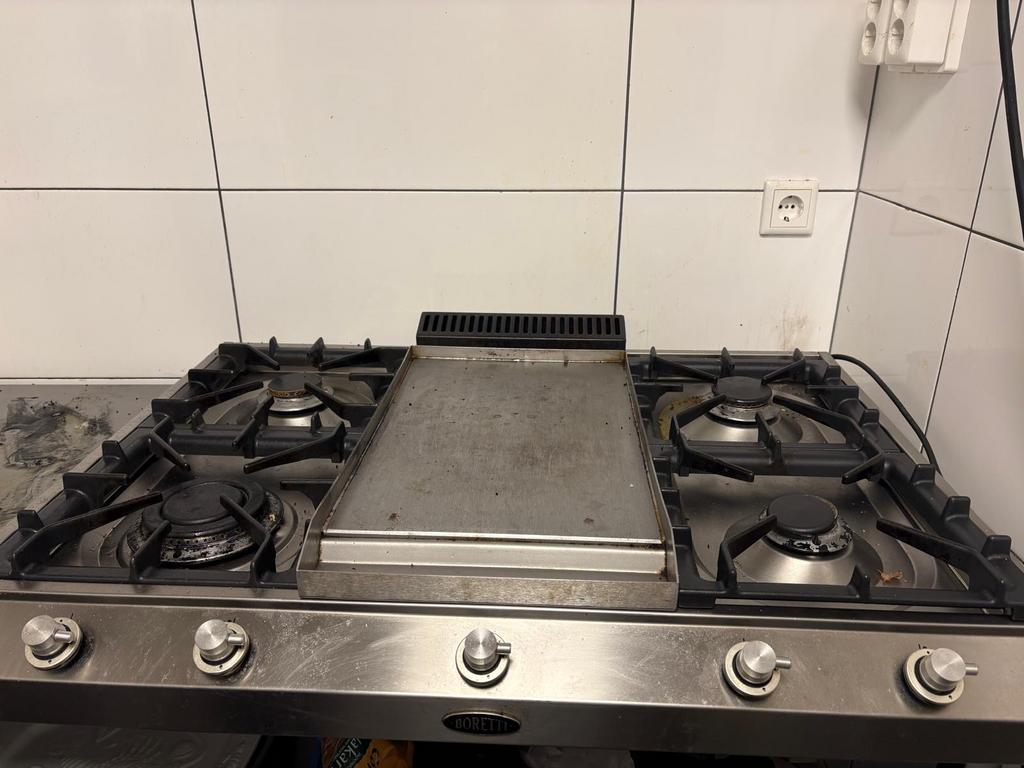 Boretti fornuis met bakplaat, Gebruikt, 60 cm of meer, Gas, Vrijstaand