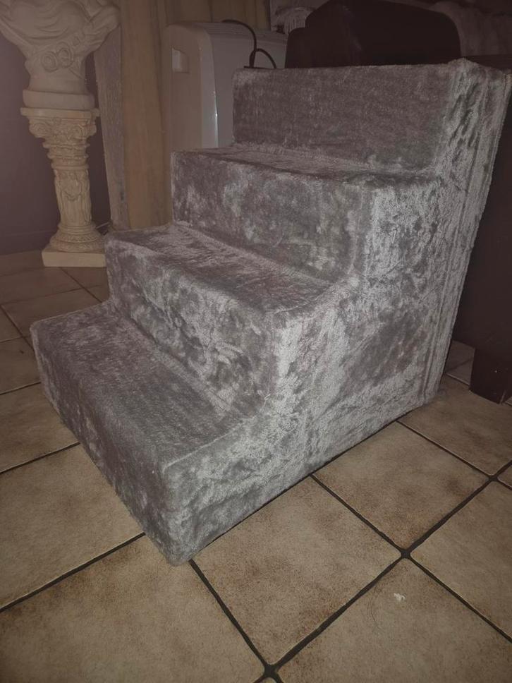 Stevige  nieuwe hondentrap, Dieren en Toebehoren, Honden-accessoires, Nieuw, Ophalen of Verzenden