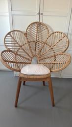 Rotan peacock stoel flower, Huis en Inrichting, Stoelen, Ophalen, Zo goed als nieuw, Bruin, Eén