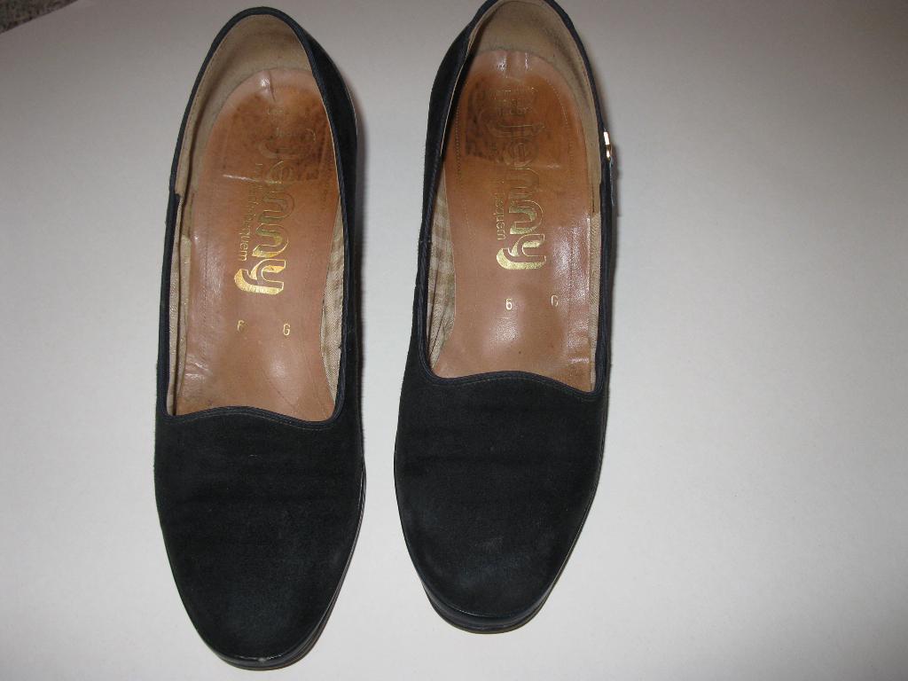 Dames schoenen, pumps, nubbic, donkerblauw maat 6/39., Kleding | Dames, Schoenen, Ophalen of Verzenden, Gedragen, Zwart, Sneakers of Gympen