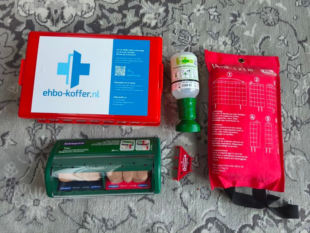 Ongebruikte EHBO set + blusdekens, Doe-het-zelf en Verbouw, Gereedschap | Handgereedschap, Nieuw, Ophalen of Verzenden