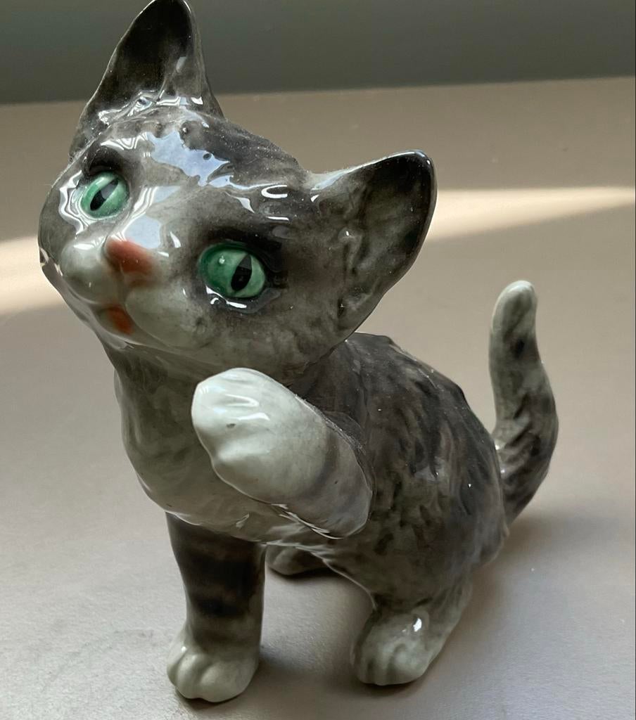 Schattig Goebel porseleinen Kattenbeeldje, Ophalen of Verzenden, Gebruikt, Dier