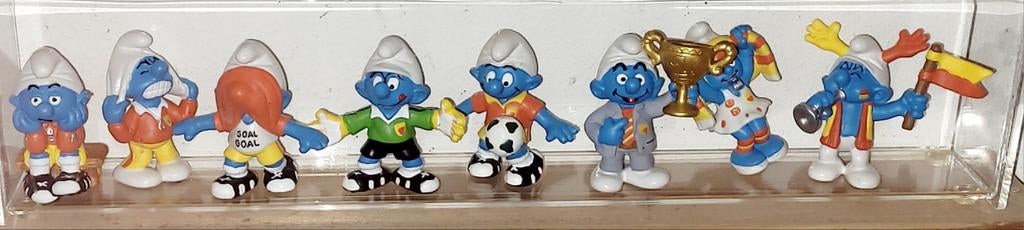 Complete serie acht voetbal smurfen 2004 Schleich, Verzenden, Zo goed als nieuw, Verschillende Smurfen, Poppetje, Figuurtje of Knuffel