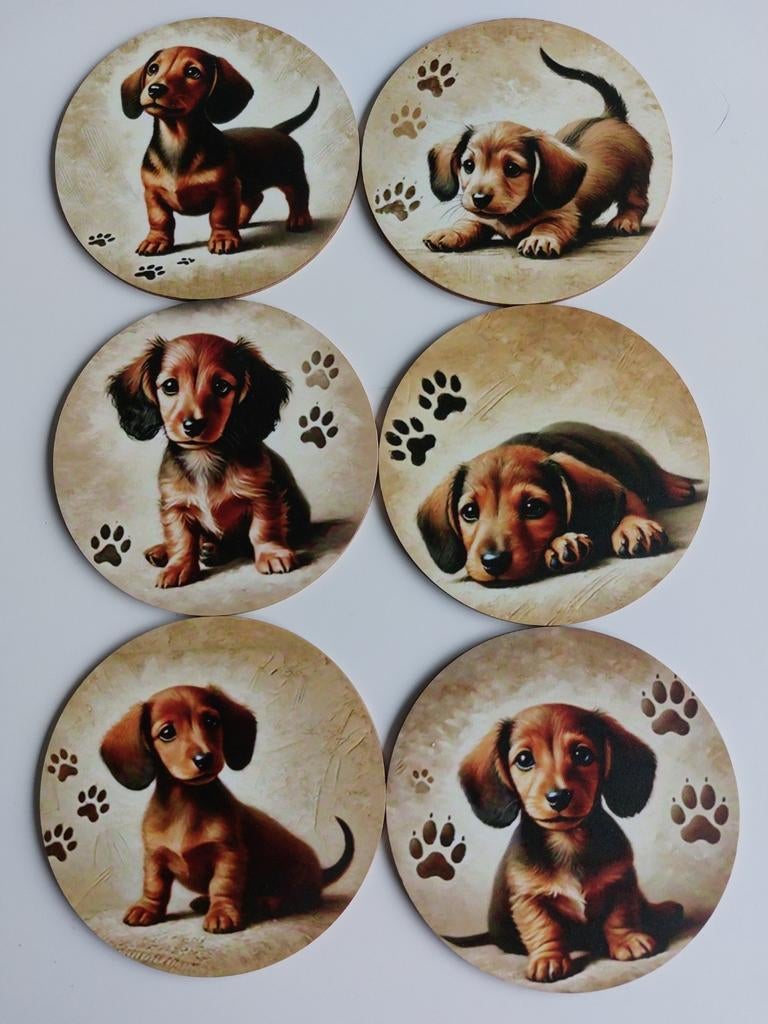 6 houten onderzetters met schattige teckel puppy's, Ophalen of Verzenden, Zo goed als nieuw, Glas of Kopje