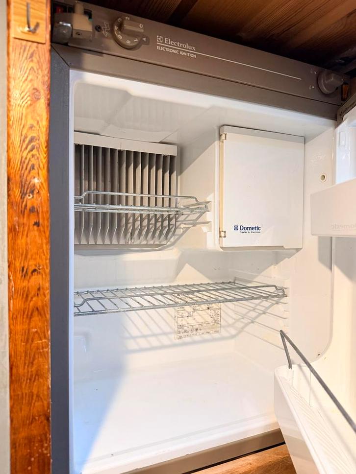 Dometic RM 4211 Absorptiekoelkast - 12V/220V/Gas, Caravans en Kamperen, Kampeeraccessoires, Gebruikt, Ophalen of Verzenden