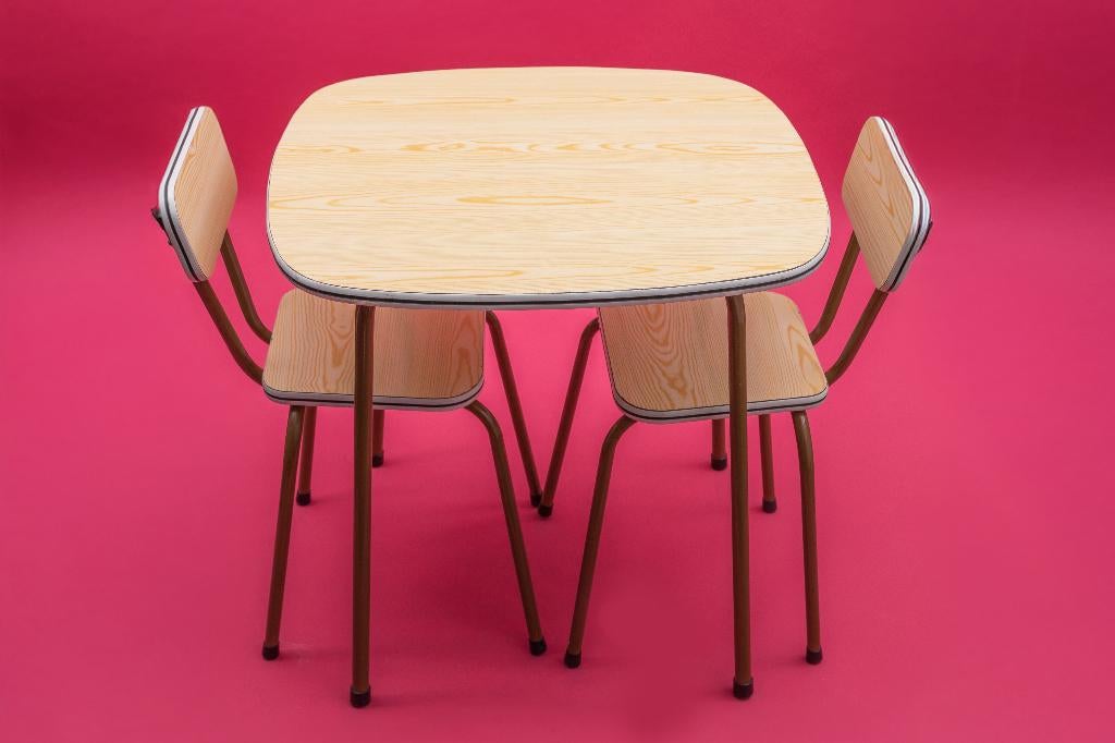 formica kindertafel + 2 stoelen, Kinderen en Baby's, Ophalen of Verzenden, Gebruikt, Stoel(en)