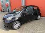 Toyota Aygo 1.0 VVT-i Comfort 5DEURS KM NAP AIRCO APK, Auto's, Toyota, Voorwielaandrijving, Euro 5, Stof, Gebruikt