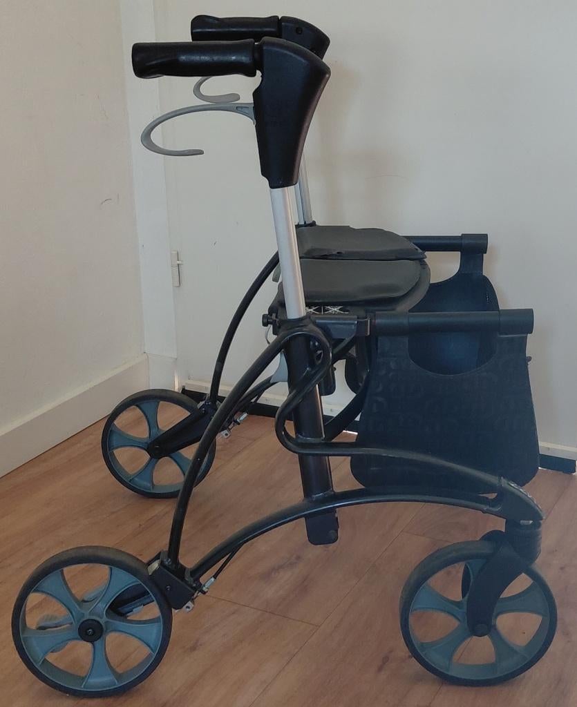 Rollator Dolomite Jazz S + tas ( 7.6 kg ), Diversen, Rollators, Ophalen of Verzenden, Opvouwbaar, Zo goed als nieuw