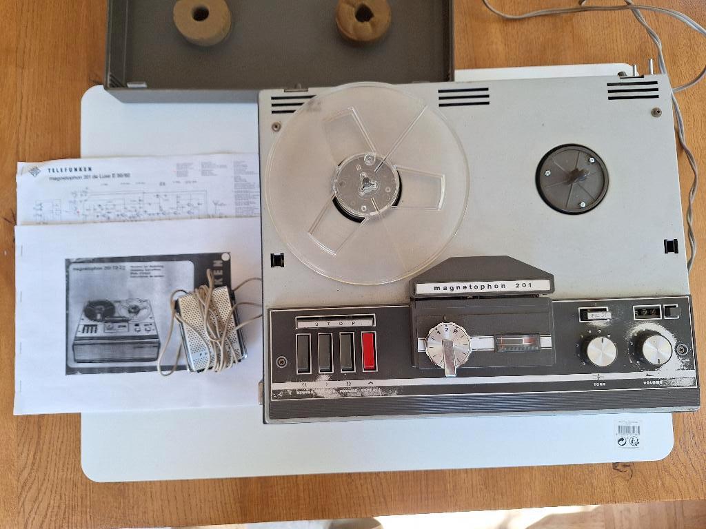 bandrecorder Telefunken magnetophon 201, Ophalen of Verzenden, Bandrecorder, Met stofkap