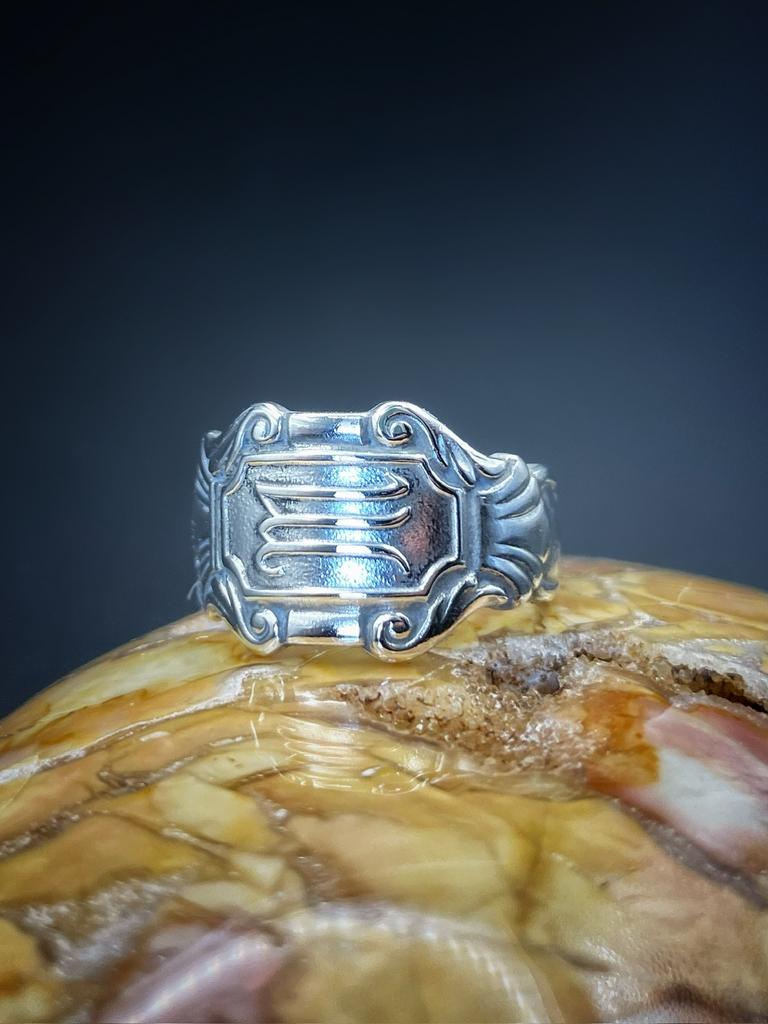 Handgemaakte Zilveren Ring met Letter M - Upcycled Lepel, Sieraden, Tassen en Uiterlijk, Ophalen of Verzenden, Zo goed als nieuw