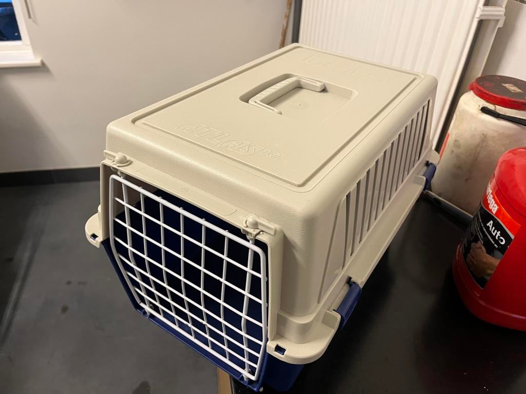 Nette honden dieren bench  ferplast atlas 10, Ophalen of Verzenden, Zo goed als nieuw
