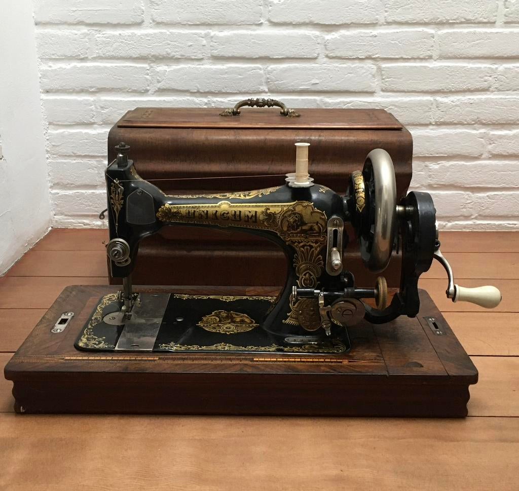 Oude naaimachine met kap, Antiek en Kunst, Ophalen