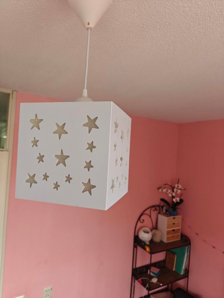 PRAXIS hanglampen (2 stuks) met sterren, 4 jaar gebruikt, Kunststof, Gebruikt, Modern, Speels, Ophalen of Verzenden