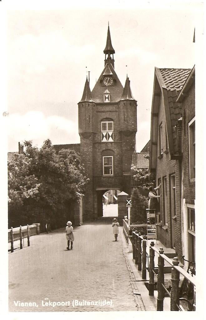 Vianen, Lekpoort (buitenzijde), Verzamelen, Ansichtkaarten | Nederland, Ophalen of Verzenden, 1960 tot 1980, Ongelopen, Utrecht