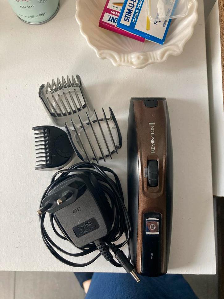 Remington Baardtrimmer met Opzetstukken en Oplader, Witgoed en Apparatuur, Persoonlijke-verzorgingsapparatuur, Gebruikt, Scheren en Epileren