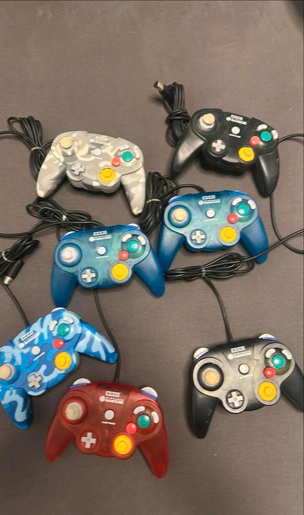 7x Hori Pad Controllers voor Nintendo GameCube, Spelcomputers en Games, Spelcomputers | Nintendo Consoles | Accessoires, Gebruikt