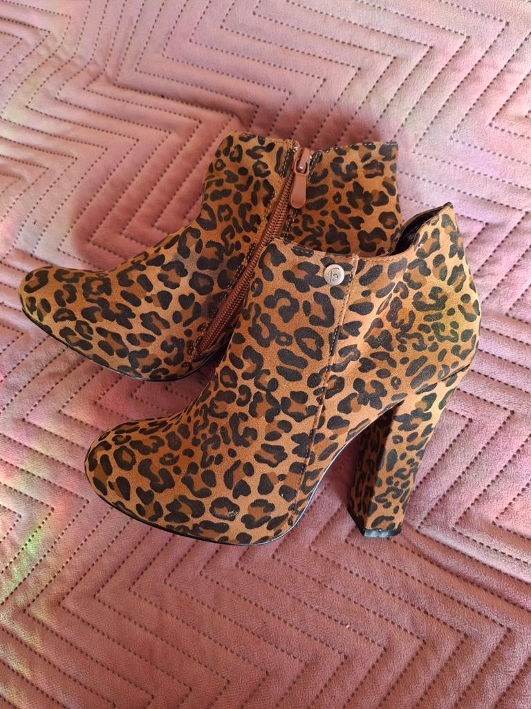 Panterprint laarsjes mt.38, Kleding | Dames, Schoenen, Ophalen of Verzenden, Zo goed als nieuw, Bruin