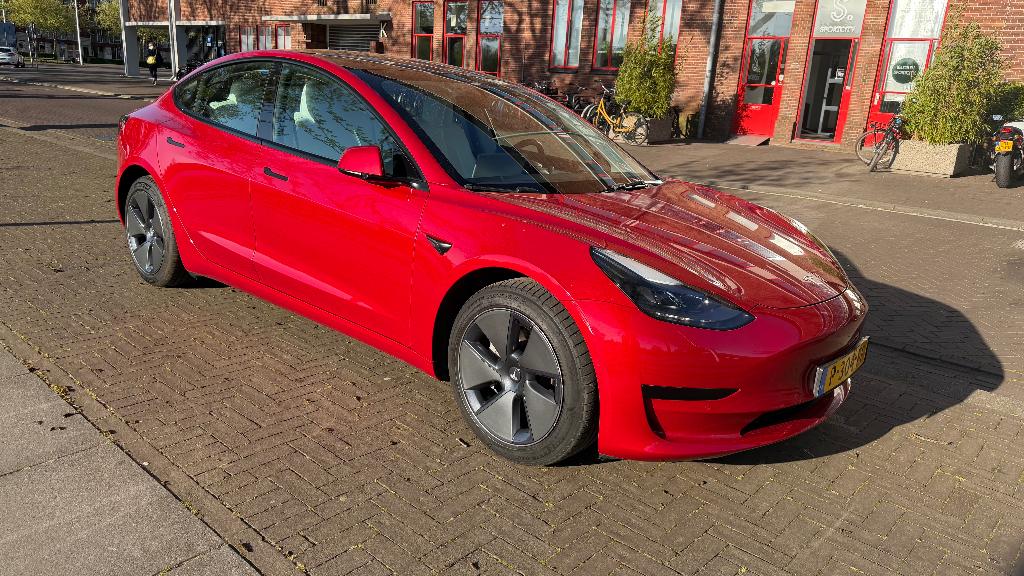 Tesla Model 3 Long Range 2022 21,000 Km 1st Owner Top Cond, Auto's, Tesla, Automaat, Achterwielaandrijving, 258 pk, Origineel Nederlands