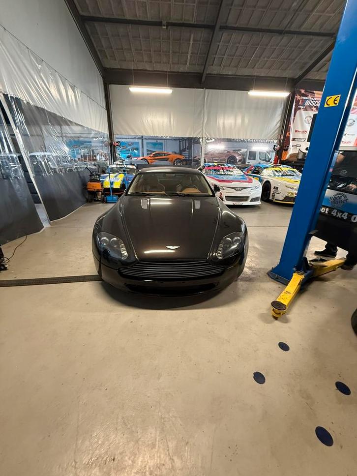 Aston Martin V8 Vantage 2009, Auto's, Aston Martin, Particulier, V8, Benzine, Coupé, Automaat, Geïmporteerd, Zilver of Grijs, Achterwielaandrijving