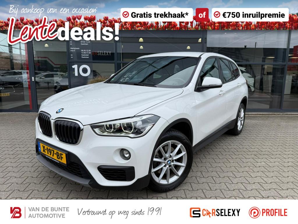 BMW X1 sDrive18i Centennial Executive *Trekhaak*, Auto's, BMW, Gebruikt, Euro 6, Wit, Lichtsensor