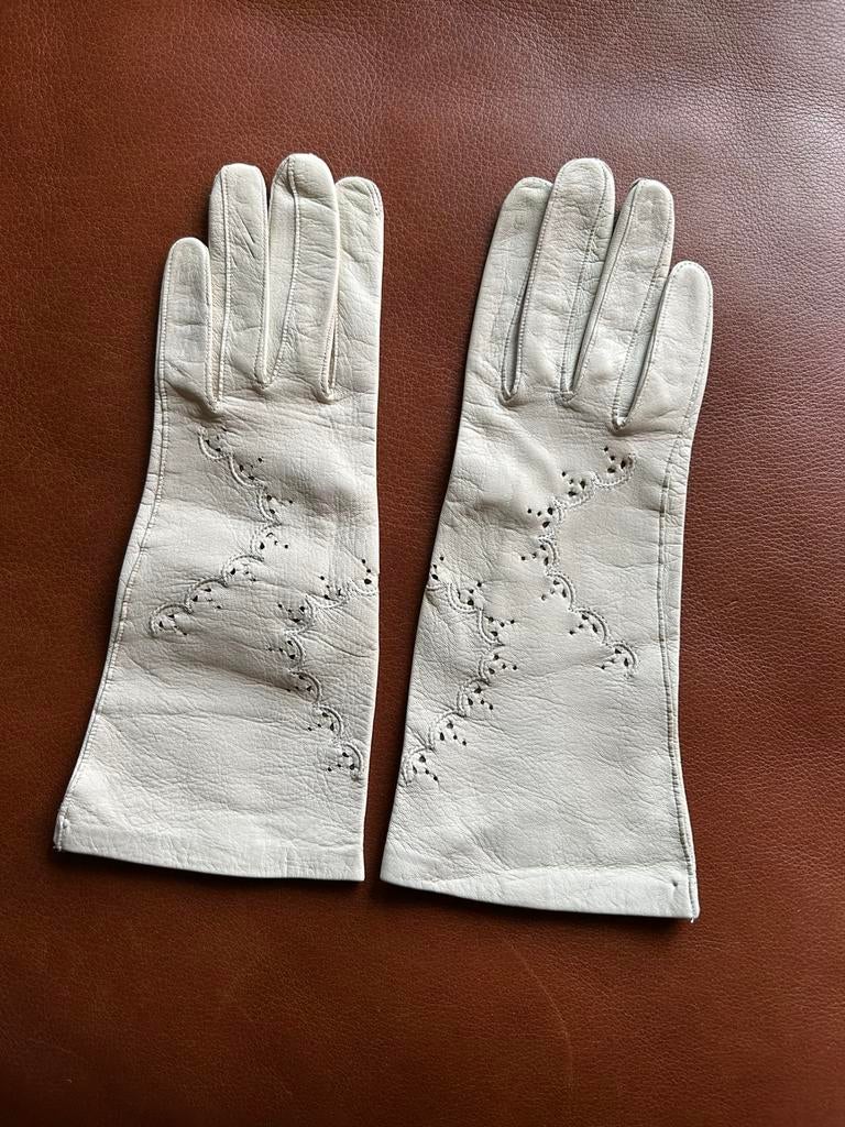 LAIMBÖCK crème handschoenen 6 3/4 leer zgan, Kleding | Dames, Mutsen, Sjaals en Handschoenen, Ophalen of Verzenden, Zo goed als nieuw