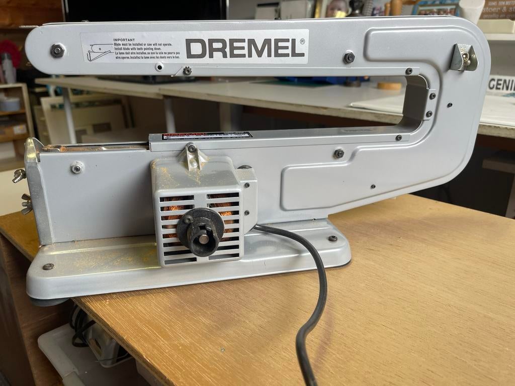 Decoepeerzaag DREMEL, Ophalen, Zo goed als nieuw