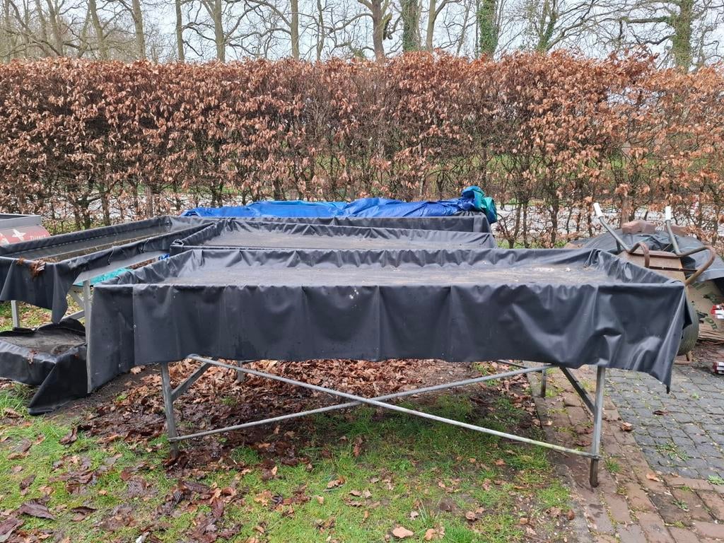 Kweektafels 2 stuks met zuil, Ophalen