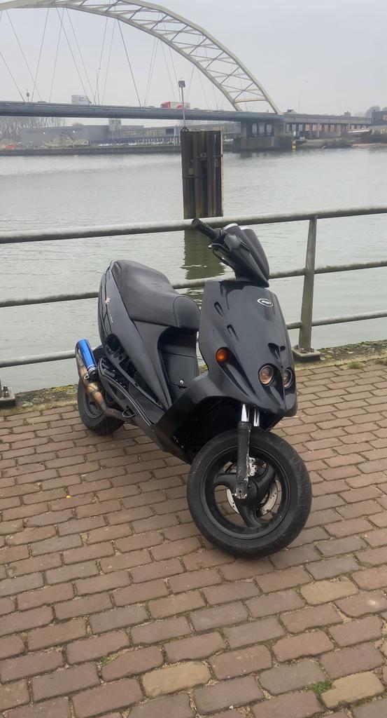 Malaguti phantom f12, Fietsen en Brommers, Scooters | Piaggio, Zo goed als nieuw, Zip, Tweetakt, Ophalen of Verzenden