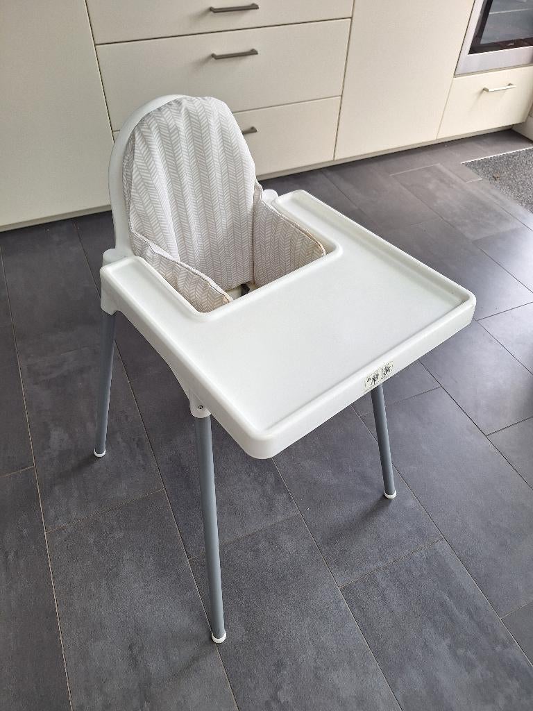 Ikea Antilop kinderstoel met blad en kussentje, Ophalen, Zo goed als nieuw, Overige typen, Gordel(s)