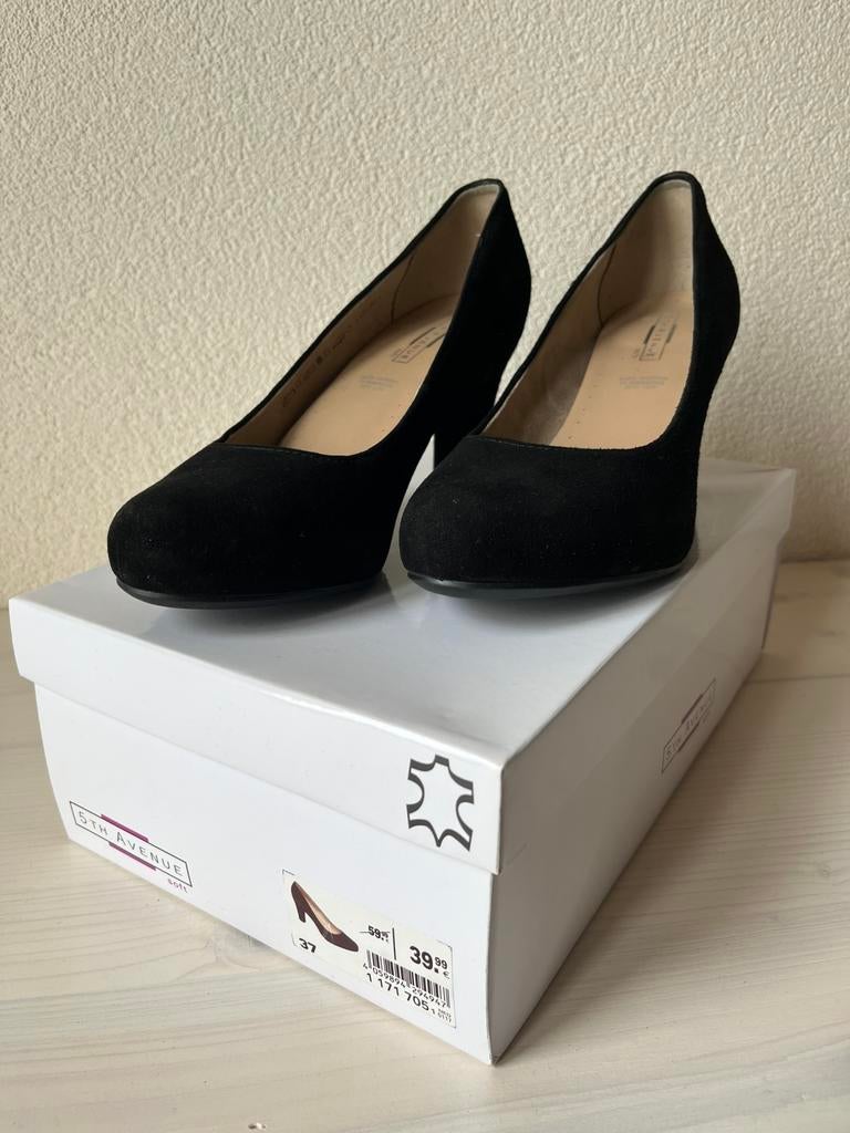 Maat 37 suede pumps hakken, Ophalen of Verzenden, Zo goed als nieuw, Zwart