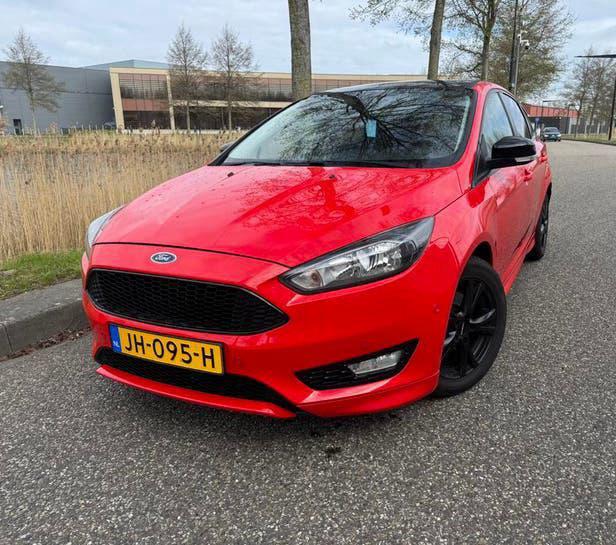 Ford Focus 1.5 2016 ST Line | Cruise | Self park, Auto's, Stof, 1498 cc, 4 cilinders, 150 pk