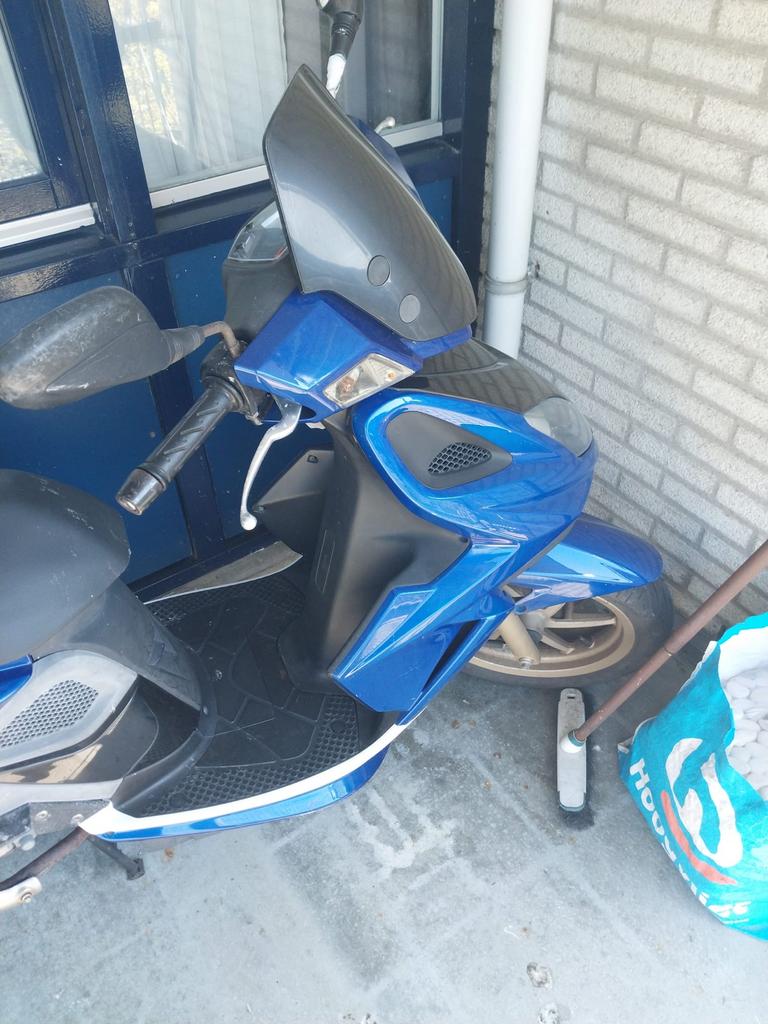 Blauwe scooter - Goede staat, weinig kilometers, Ophalen, Gebruikt, Benzine, Overige merken