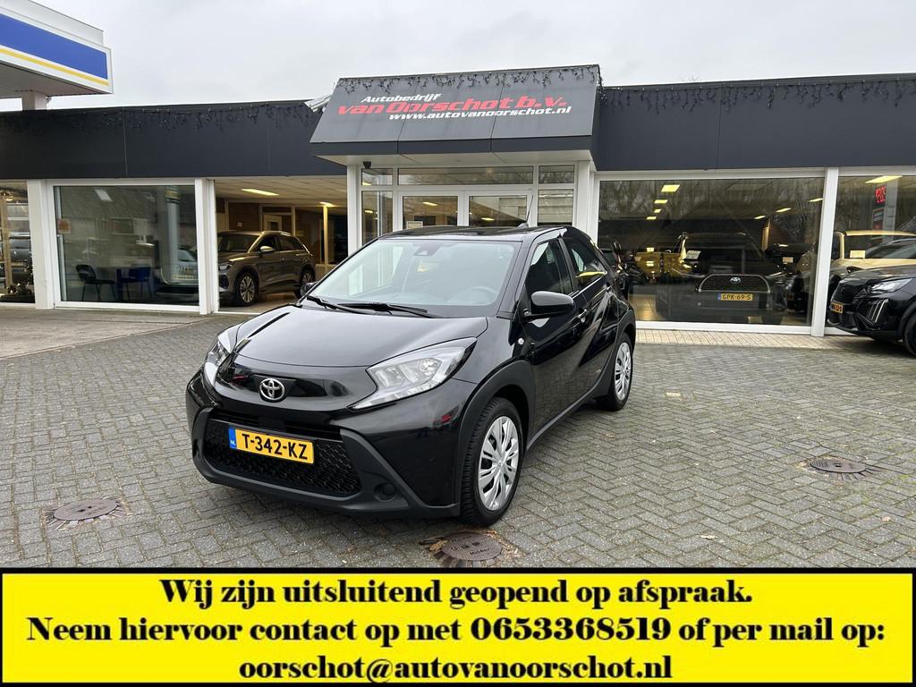 Toyota Aygo X 1.0 VVT-i MT Play Apple Carplay, Auto's, Toyota, Gebruikt, 920 kg, 4 stoelen, Zwart