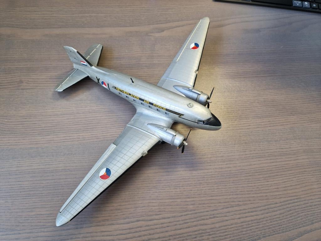 Dakota DC3 RNLAF, gebouwd 1/48, Ophalen of Verzenden, Zo goed als nieuw, Schaalmodel