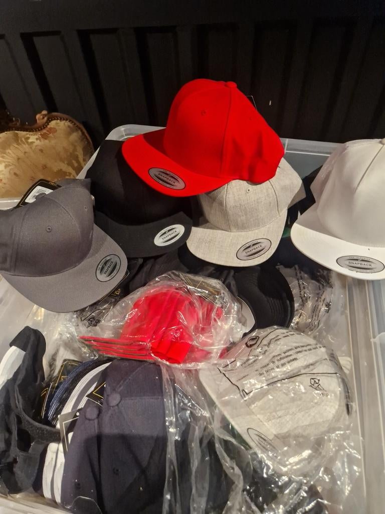 Heren Snapbacks - Hele Doos Vol!, Ophalen, One size fits all, Pet, Gedragen