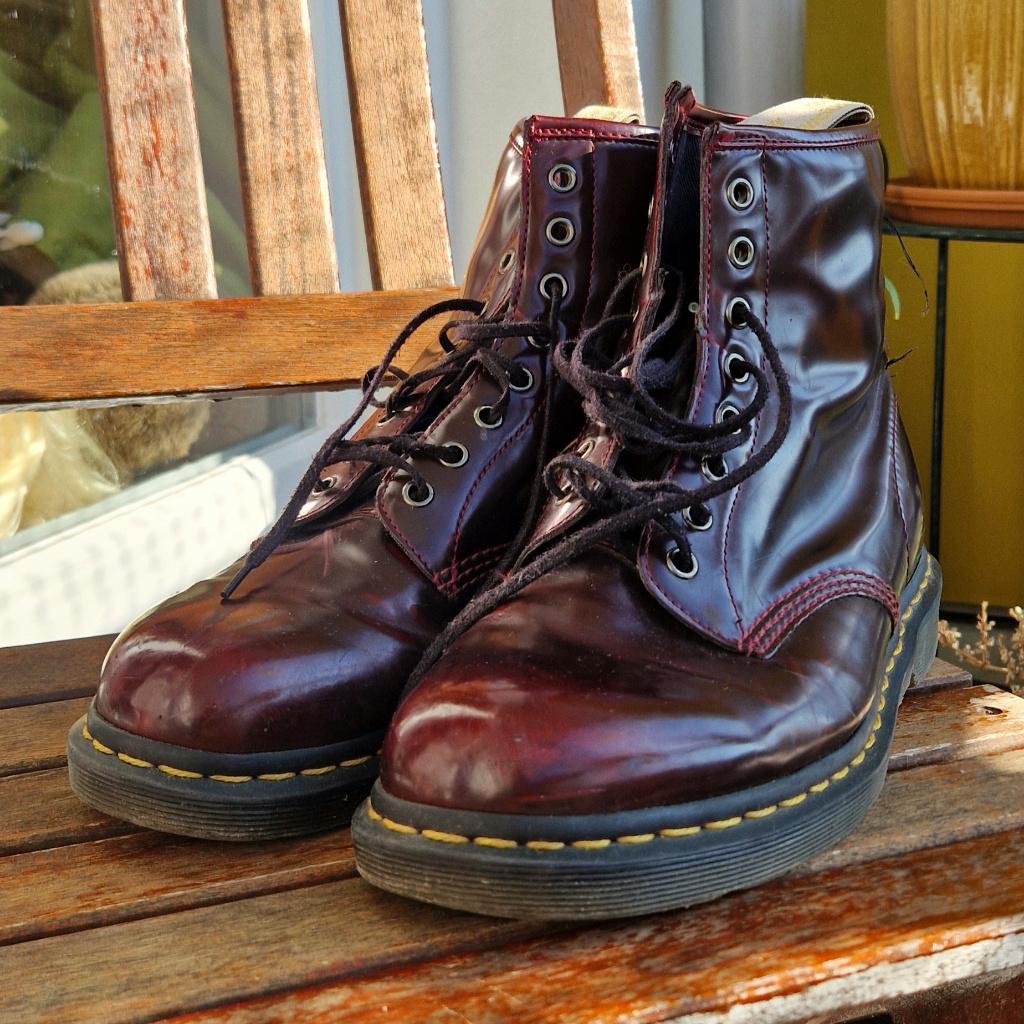 Dr. Martens - Vegan 1460 Cherry Red, Kleding | Heren, Schoenen, Ophalen, Overige kleuren, Boots, Gedragen