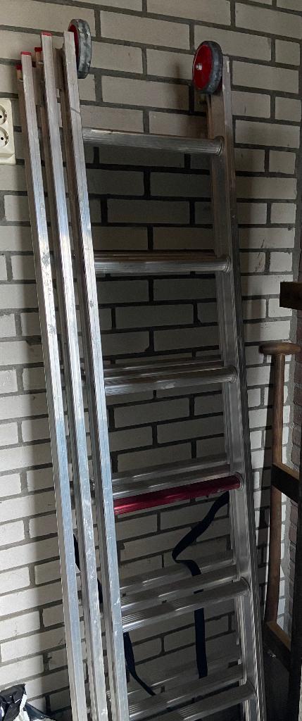 3delen ladder, Doe-het-zelf en Verbouw, Ladders en Trappen, Ophalen of Verzenden, Zo goed als nieuw, Opvouwbaar of Inschuifbaar