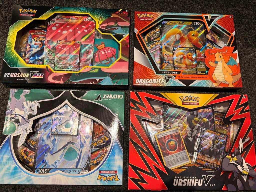 Pokémon V Boxen & VMAX Box - Dragonite, Venusaur, Calyrex, U, Ophalen of Verzenden, Nieuw, Overige typen