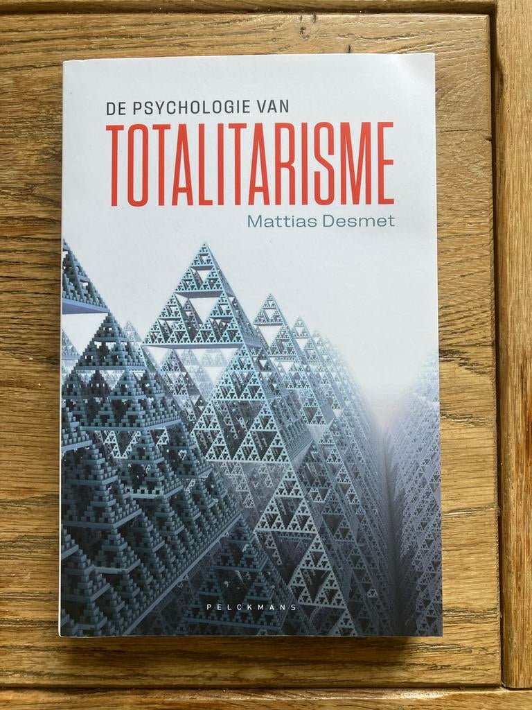 De psychologie van totalitarisme - Mattias Desmet, Ophalen of Verzenden, Gelezen, Overige onderwerpen